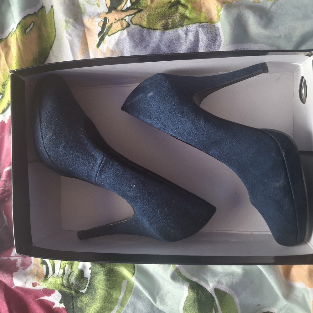 Chic Navy Women's Heels